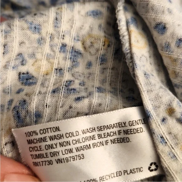 Universal Thread Blue Floral Ruffle Blouse - Picture 7 of 7